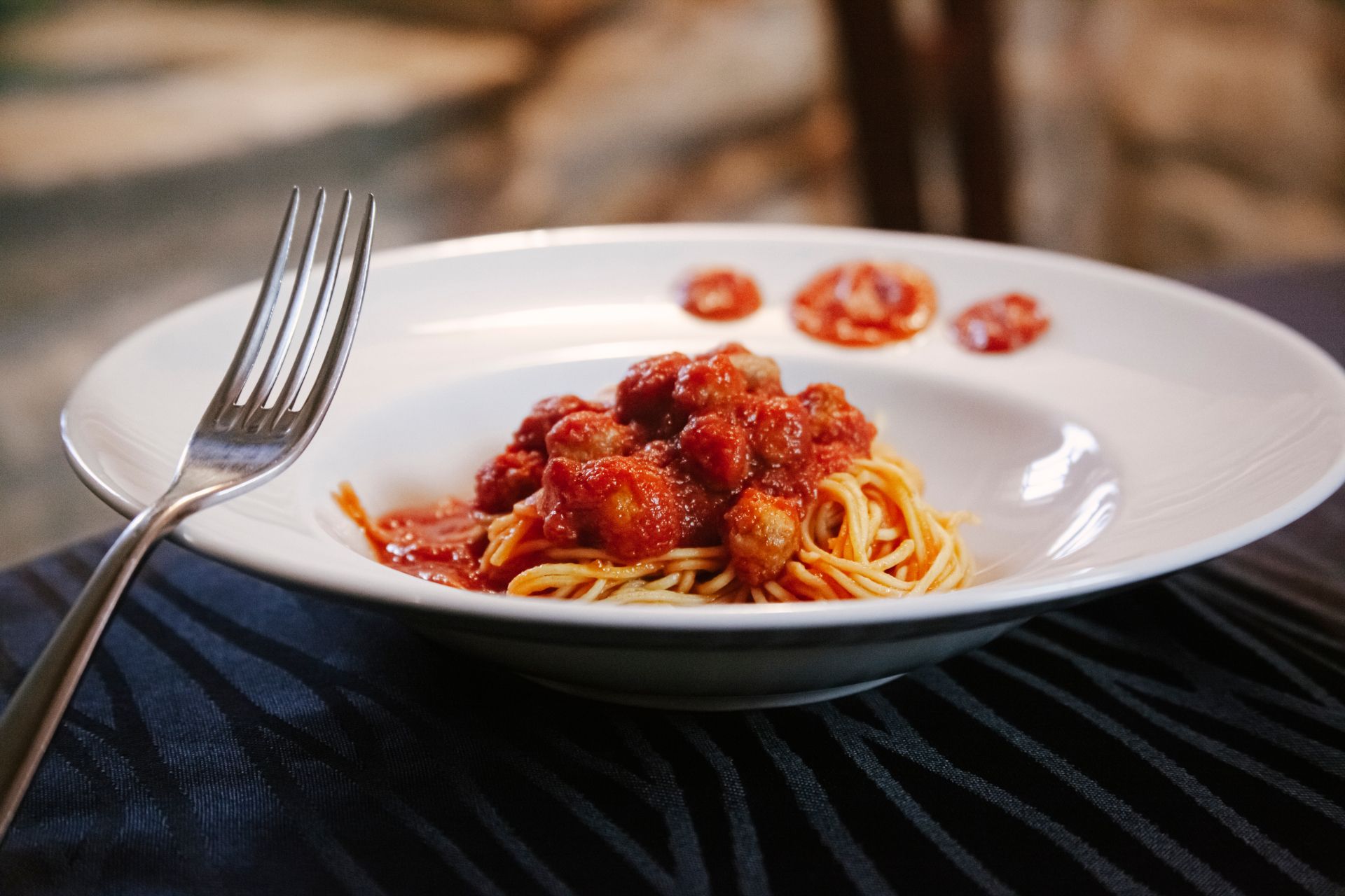 piatto tipico chitarra teramana con pallottine all'uovo del Ristorante La Tacchinella di Canzano a Teramo in Abruzzo